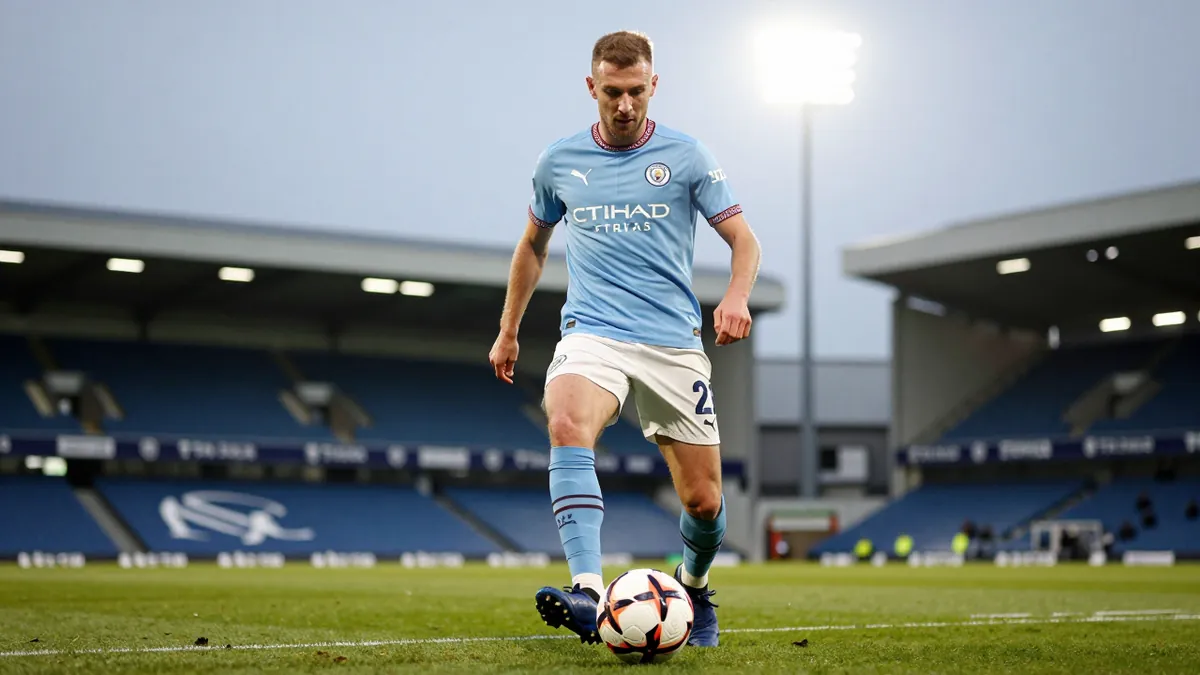 Swansea City's Liam Cullen in Talks for Leicester City Transfer