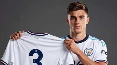 Swansea City have signed Dutch defender Jenson Seelt on loan from Sunderland for the remainder of the 2026-27...